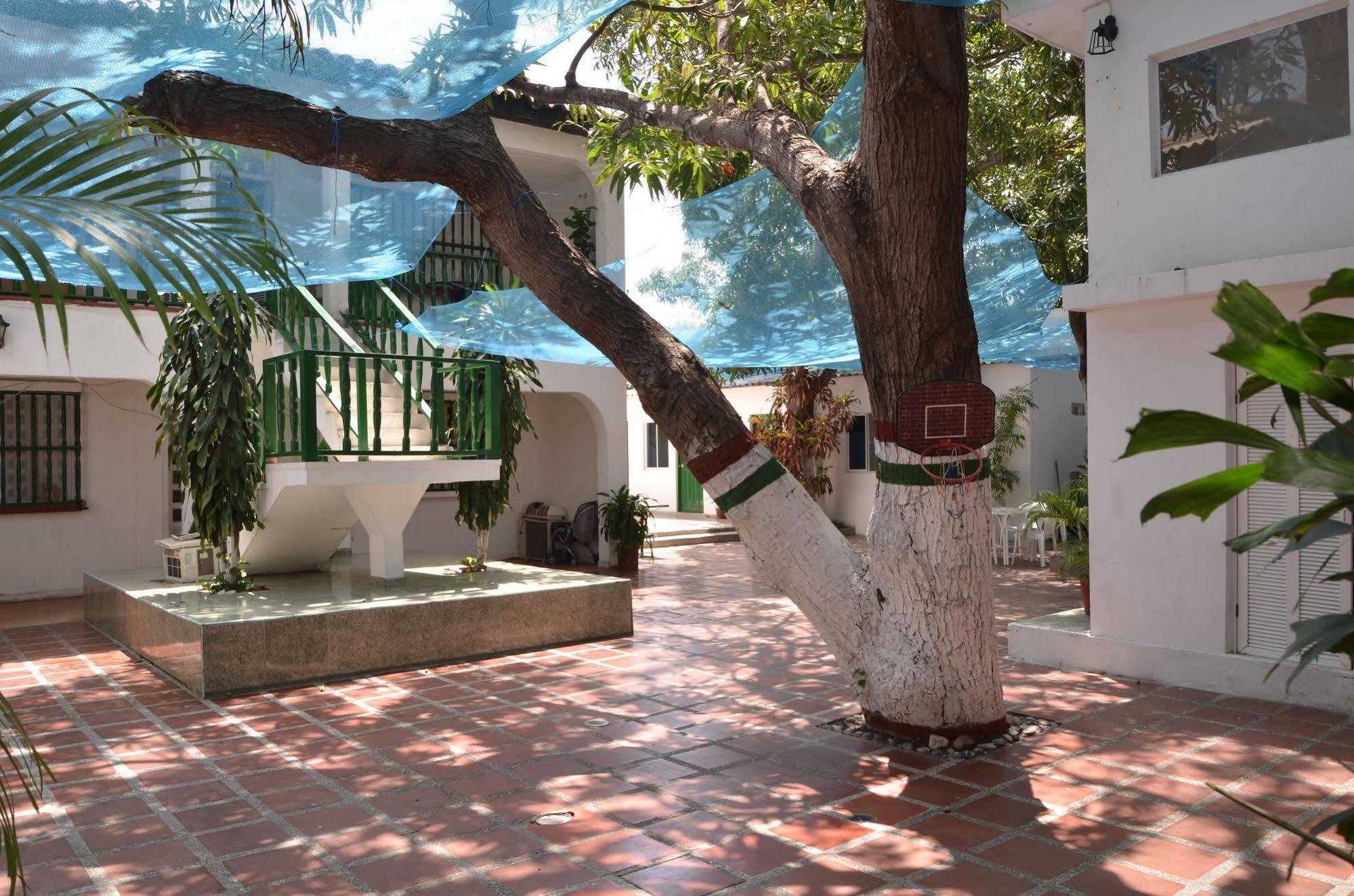 Hotel Vargas Airport Cartagena Exterior photo