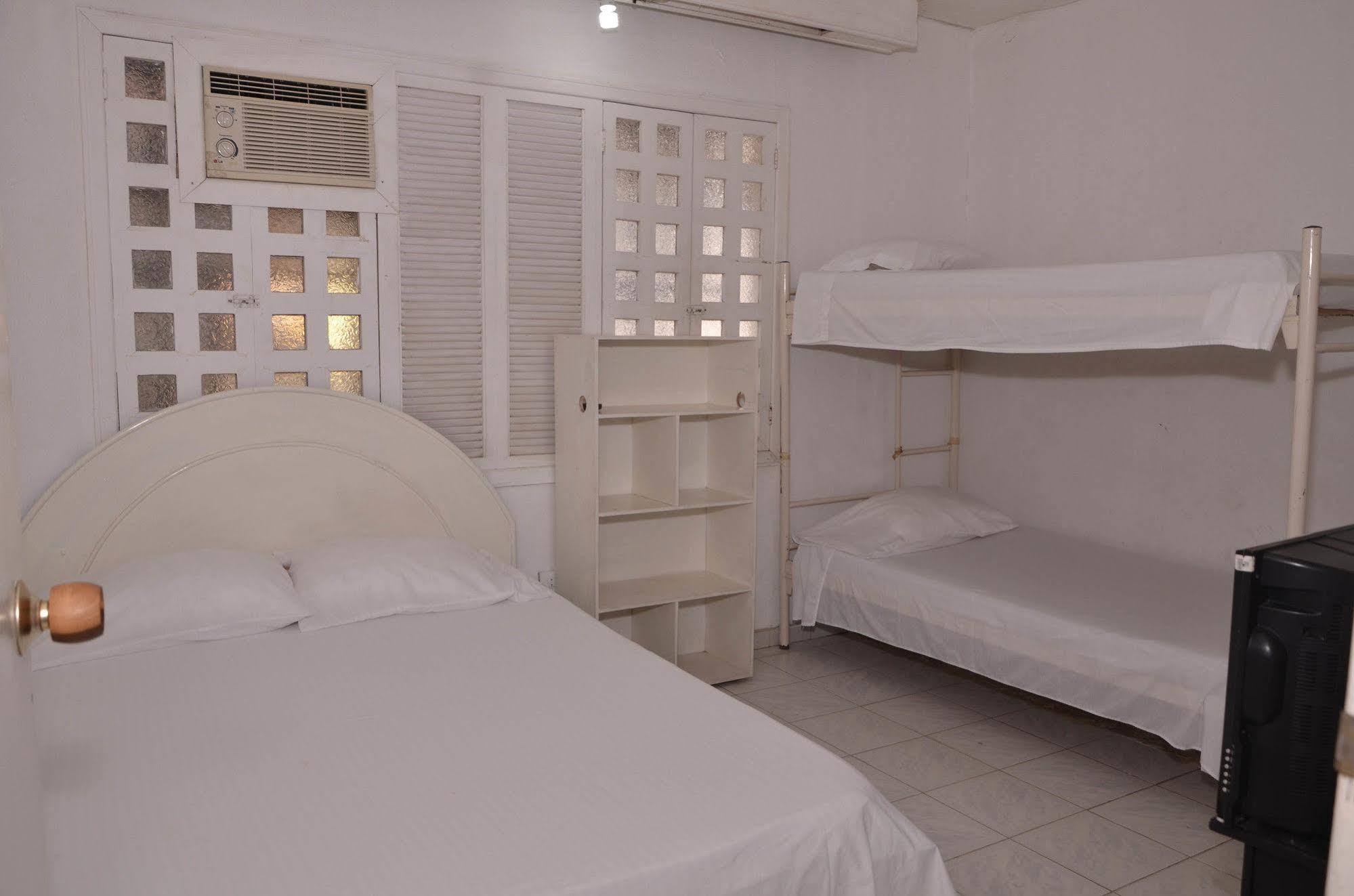 Hotel Vargas Airport Cartagena Exterior photo