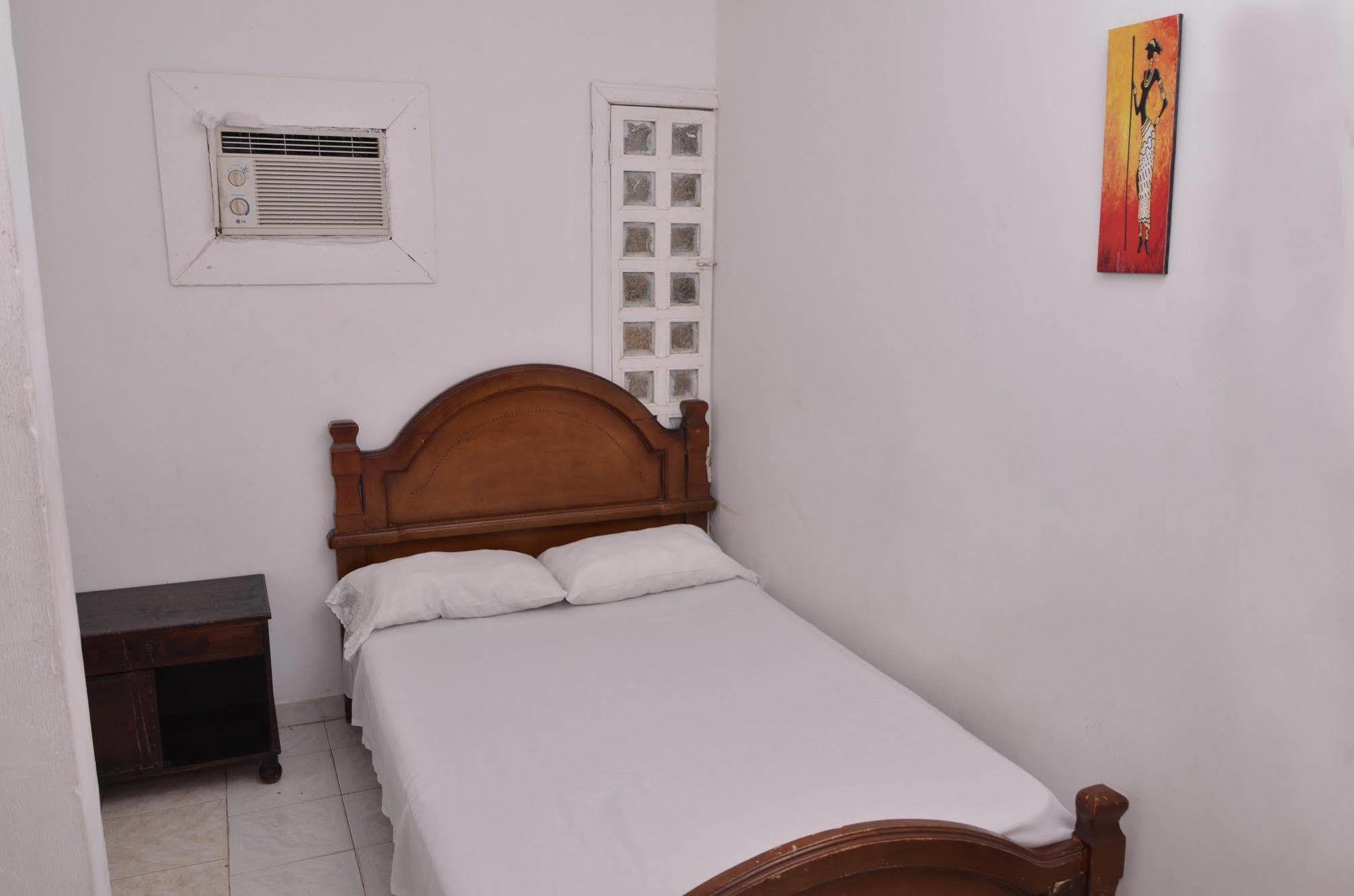 Hotel Vargas Airport Cartagena Exterior photo