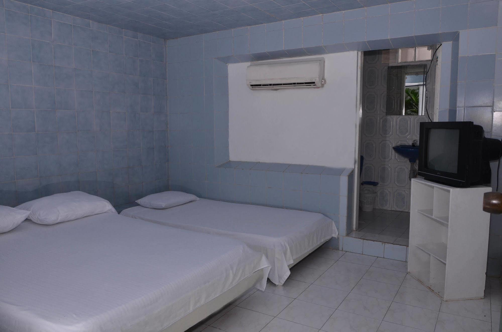 Hotel Vargas Airport Cartagena Exterior photo