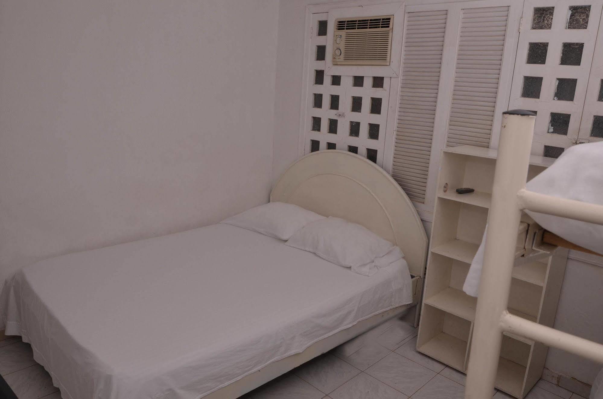 Hotel Vargas Airport Cartagena Exterior photo