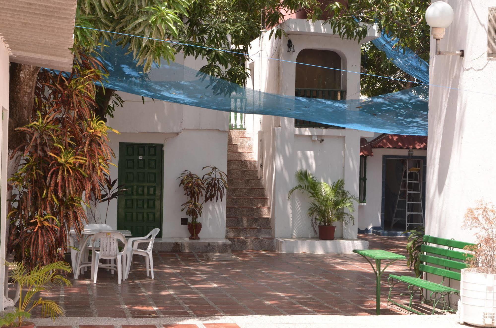Hotel Vargas Airport Cartagena Exterior photo